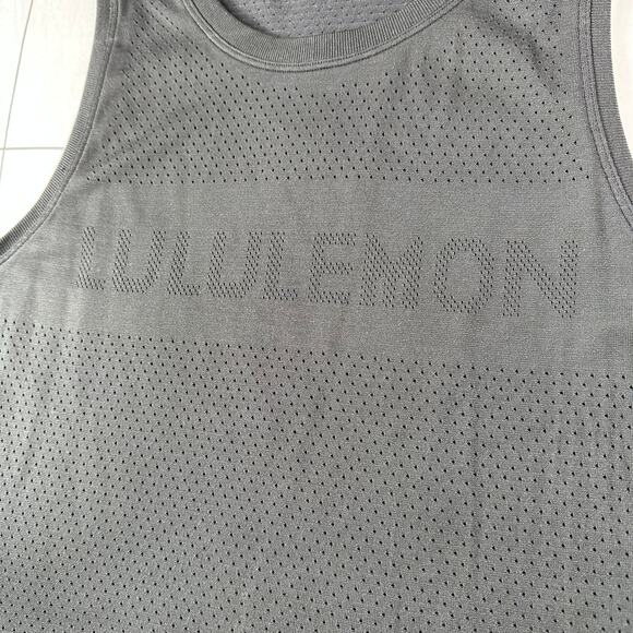 Lululemon Top Womens 4/6 Black Breeze by Muscle Cropped Tank Athletic Gym Active - Picture 4 of 6
